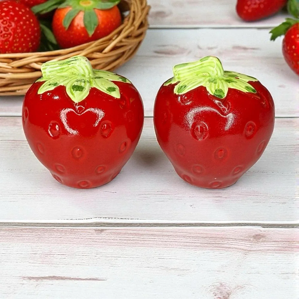 Vintage Strawberry Salt & Pepper Shakers Large Ceramic Fruit Kitchen MCM 70s‎